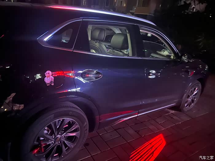 红旗hs5迎宾灯的魅力