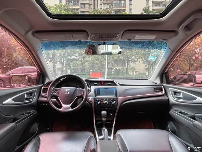 广汽本田凌派 16年上牌 1.8自动挡 粤l 天窗 无钥匙进