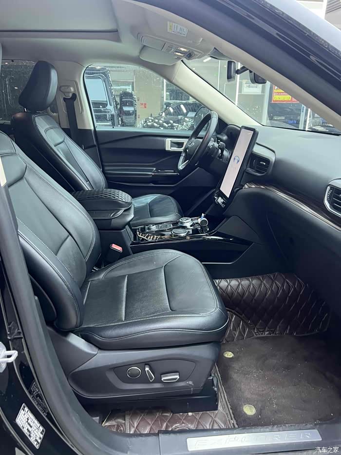 福特 探险者 2020款 ecoboost 285 四驱钛金