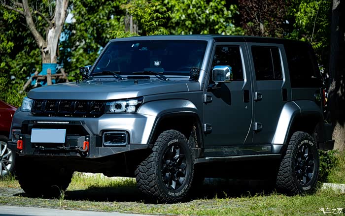 bj40 2021款2.0d自动四驱刀锋英雄版侠客型(前后电