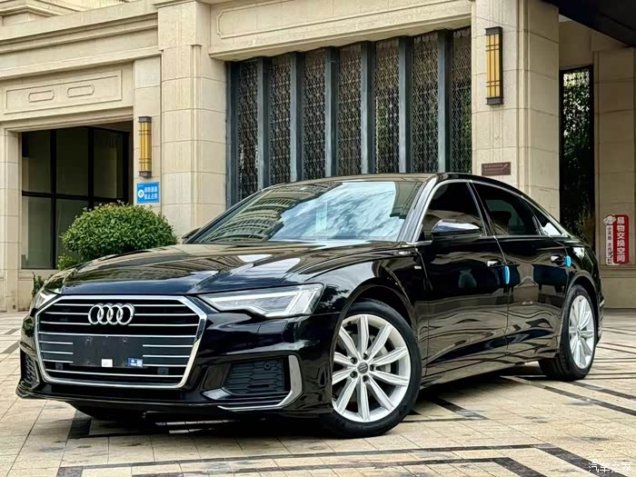 到店21年45动感奥迪a6l,实表5万公里,全车只有一处补漆