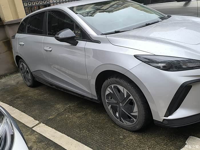 这才是最该干的侧裙喷漆档次瞬间上来了