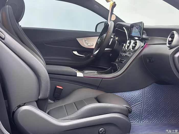 到店 20年奔驰c260coupe 美女一手 三块喷漆 仅仅