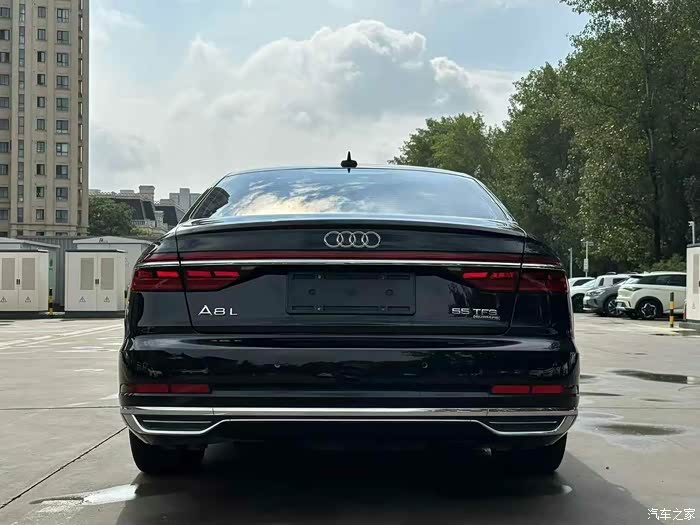 到店 21款奥迪a8 55豪华 9万多公里 原版原漆带车衣支