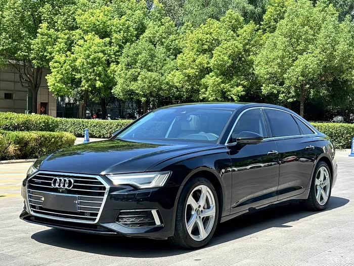 到店 19年奥迪a6l 55tfsi尊享致雅 3.0t 原版