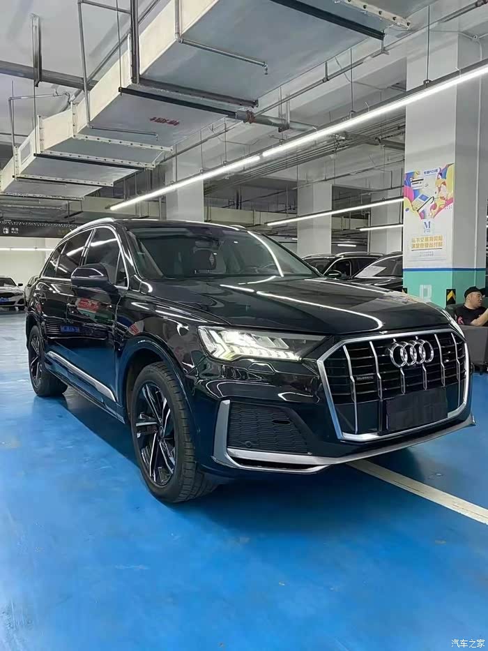 最新到家21年新款奥迪q7,指导价68.88万quattro