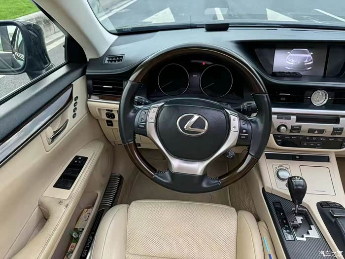 14年1月雷克萨斯es250,2.5l精英版,10.58