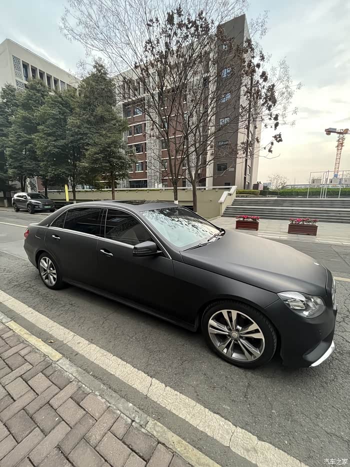 2014改款奔驰e260,11万直接出.有没有要的.14万公