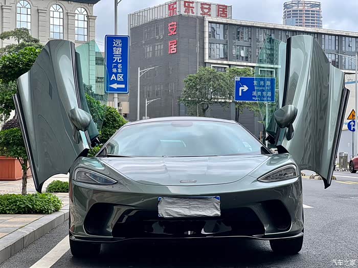 迈凯轮 gt 上牌 2021年 4.0tv8双涡轮 1万公里