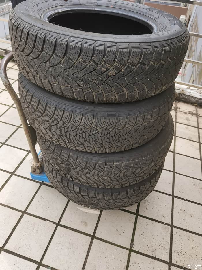 百威轮胎, 雪地胎,型号235/65/r17,就回东北用了一