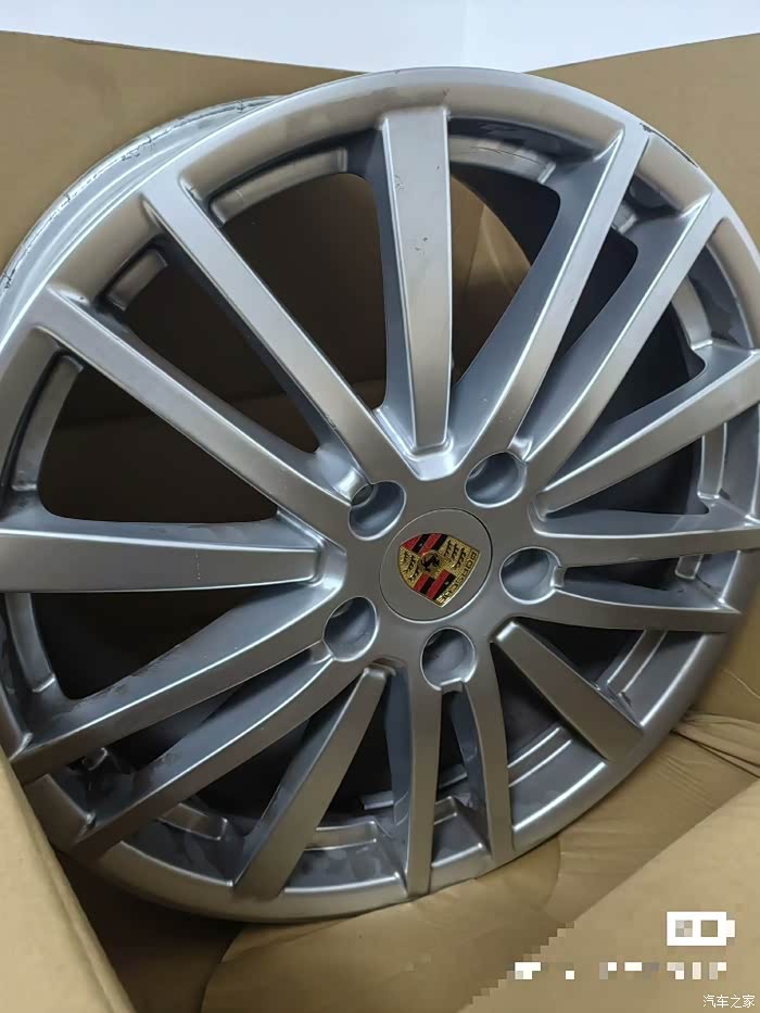 出一套帕拉梅拉20寸轮毂 车卖了 轮毂留着没用 2000一套