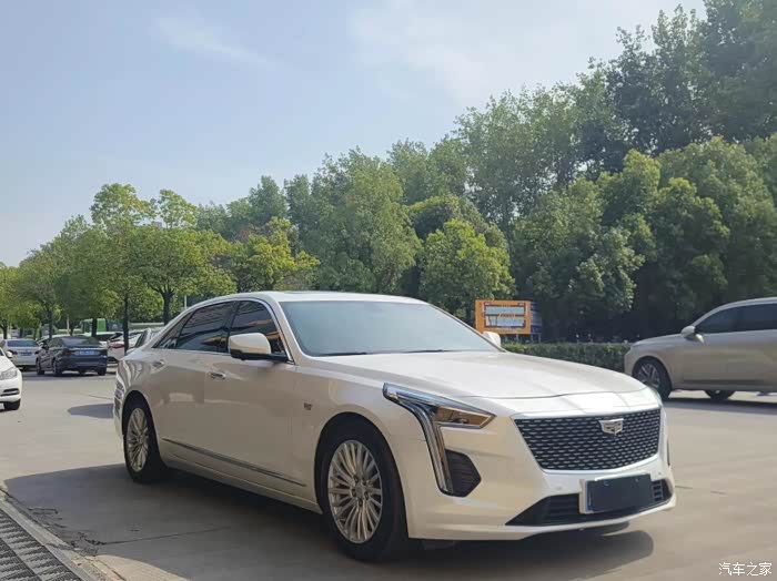 20年上牌20款凯迪拉克ct6 28t 精英 表显5.2万公