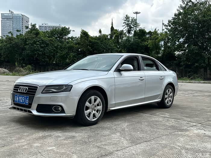 09年9月,奥迪a4,2.0t自波天窗,年审保险同步,无事故