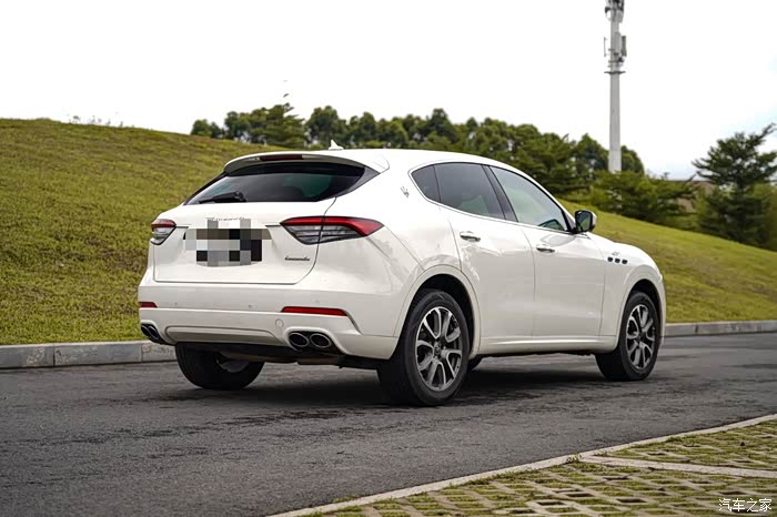 玛莎拉蒂 莱万特 2.0t gt 锋芒版 全车原版原漆,5万