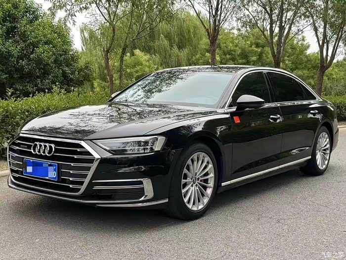 88万 最新搞定20年奥迪a8l 黑棕配色 查博士