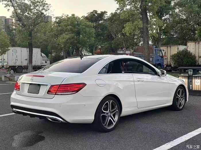 最新到店15年进口奔驰e200轿跑,茶博士s级,刚刚上9万公