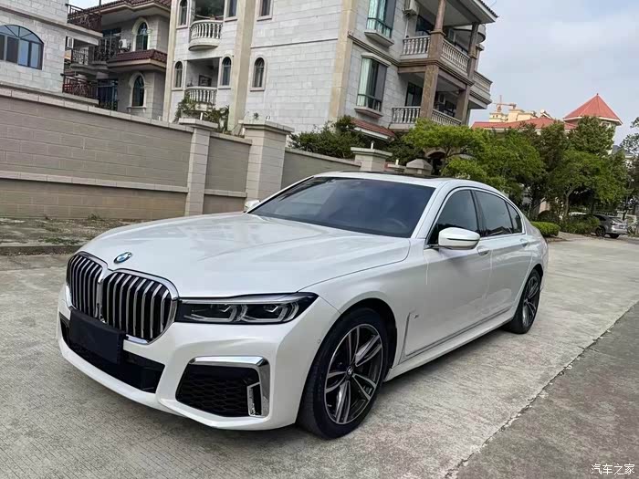 最新到店19年9月宝马730li m运动套装,新车落地90个