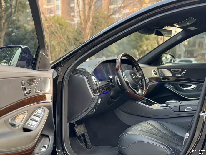 最新购入 18年18款奔驰迈巴赫s450,全车原版基本原漆