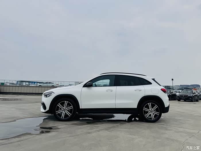 【图】22年奔驰gla220 四驱 原版原漆 一手车 实表2万公里_奔驰amg