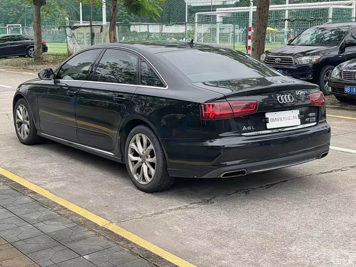 16款 16年6月 奥迪a6l 四驱3.0t手自一体 一手车