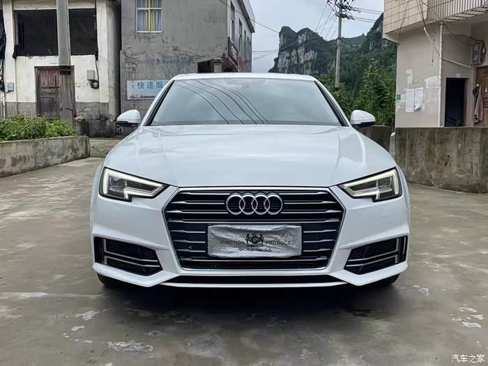 20年奥迪a4l,2.0t私家一手车! 7万公里,白外黑内最