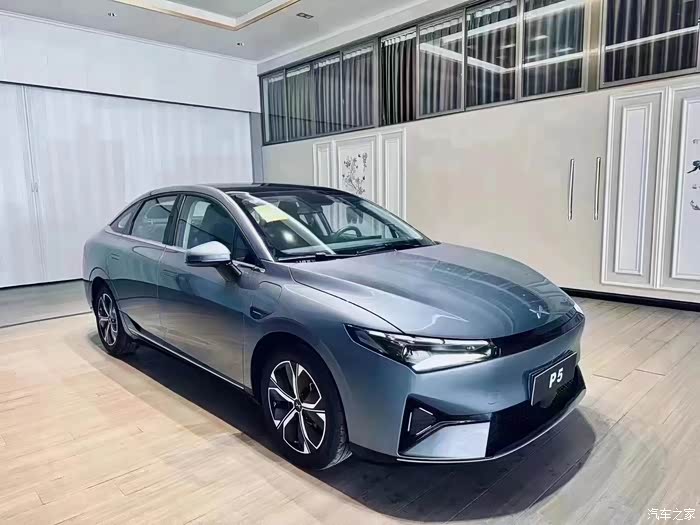 新能源小鹏p5续航500公里 现车到店,首付肆久久久包牌开回