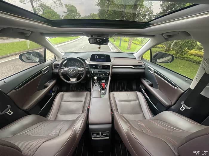 出2021年上牌雷克萨斯rx300四驱典雅版,27.