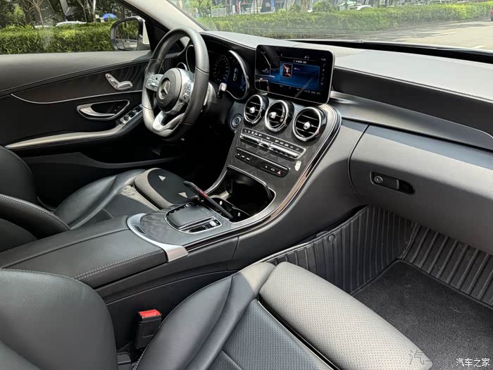 21年6月上牌,本地一手,实表,奔驰c200l时尚运动,1.