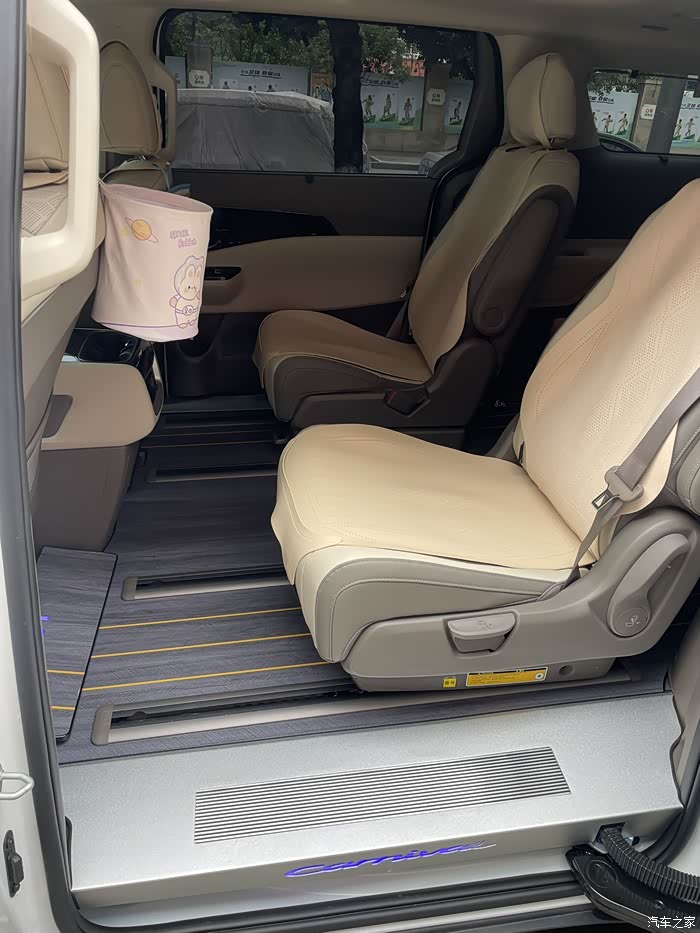 起亚嘉华开过的人才有发言权:动力强,配置高,空间大,用料扎实