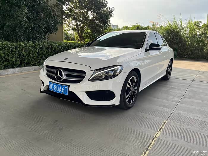 最新到店17年上牌奔驰c200九速2.0t,车况精品,公里数