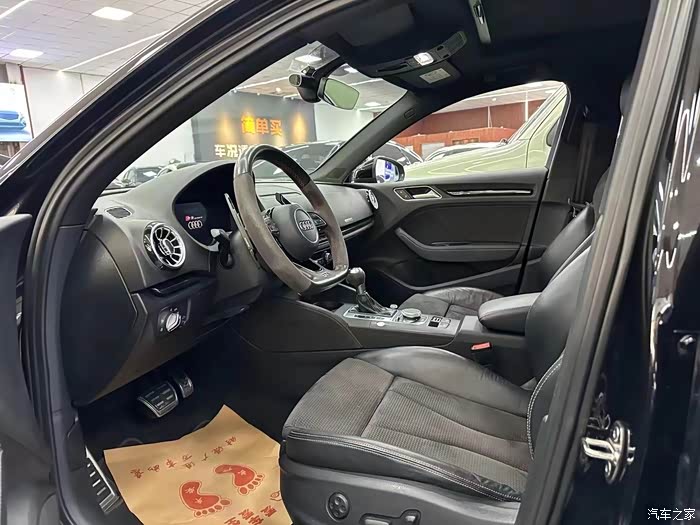 17年17改款奥迪s3 车况小精品支持分期零首付 刚刚13w