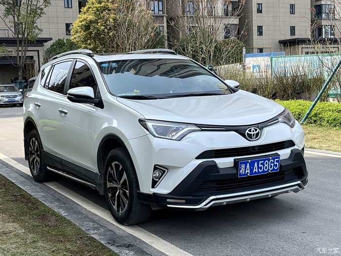 丰田 rav4荣放 2016款 2.0l cvt两驱风尚版