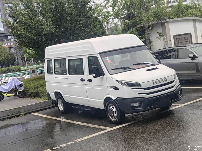 【图】四川第一台自动挡7座长轴中顶_依维柯得意论坛_汽车之家论坛