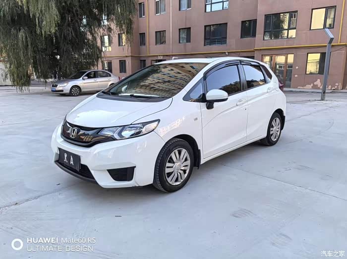 99万 17年12月本田飞度,1.5自动天窗,白***