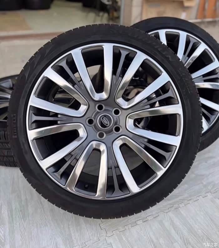 22寸路虎揽胜创世巅峰版轮毂轮胎,有意向的看过来