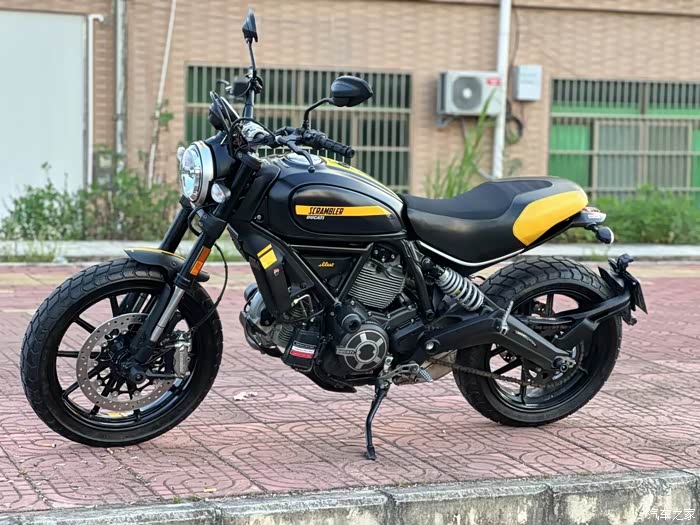 车型: 杜卡迪 800自由 日期: 2017年 里程: 12