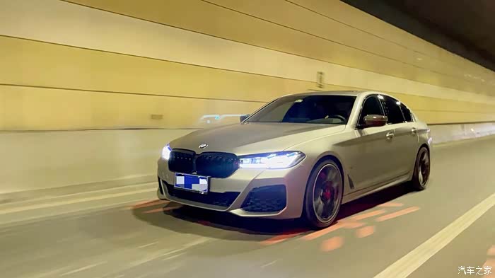 出2021款宝马540i