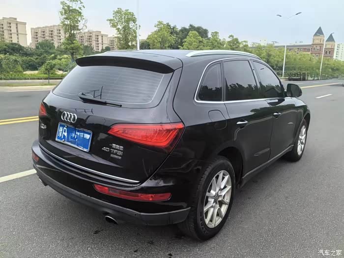 最新到店:16年上牌奥迪q5,自动挡2.0t高配,电动座椅