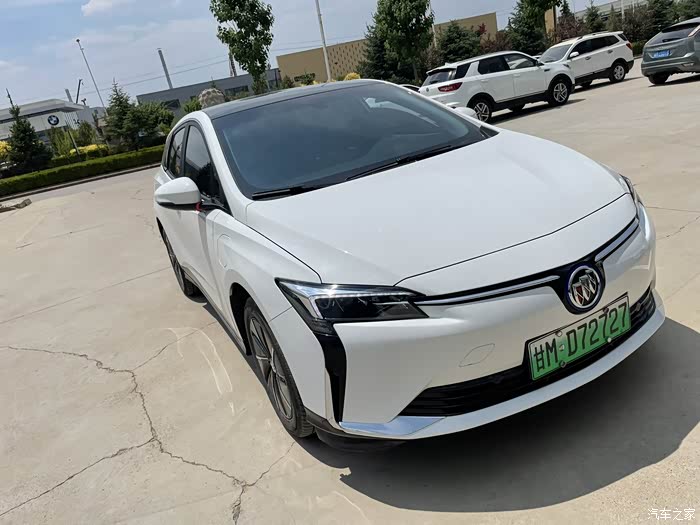 别克微蓝6,实在且优秀,十万级国民纯电家轿,值得购买.全景天