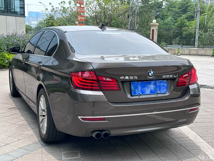 新到2014年5月宝马525li豪华设计套装,强制险2025