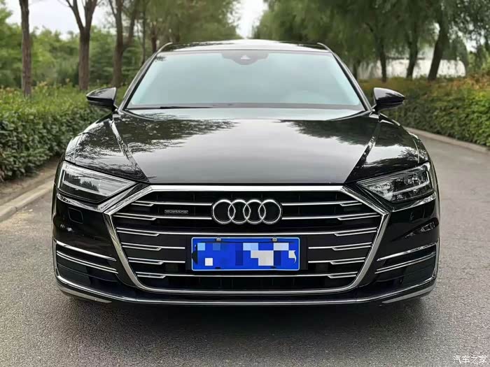 88万 最新搞定20年奥迪a8l 黑棕配色 查博士