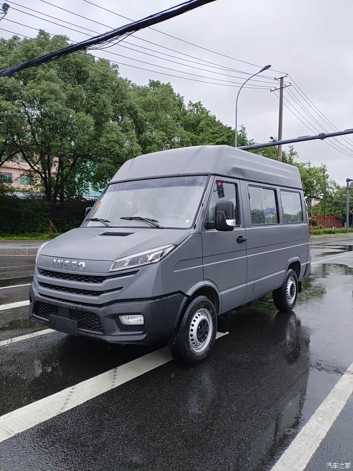 驾驶乐趣再升级体验全新依维柯得意6at自动挡