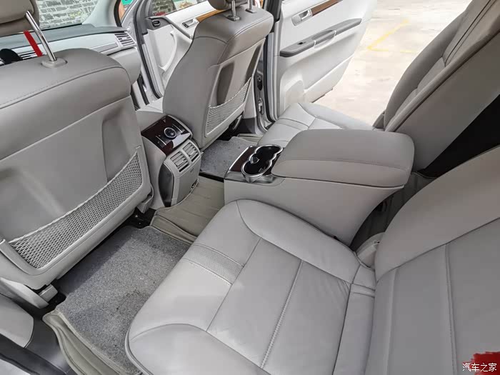 本人13年奔驰r350顶配,原版原漆