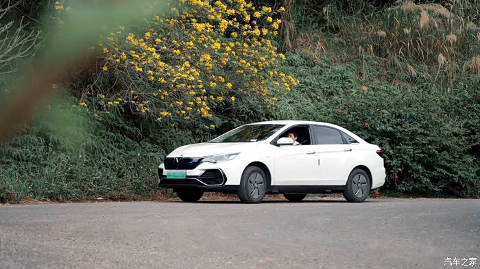 启辰d60 ev是东风启辰旗下首款纯电动轿车,于2019年4