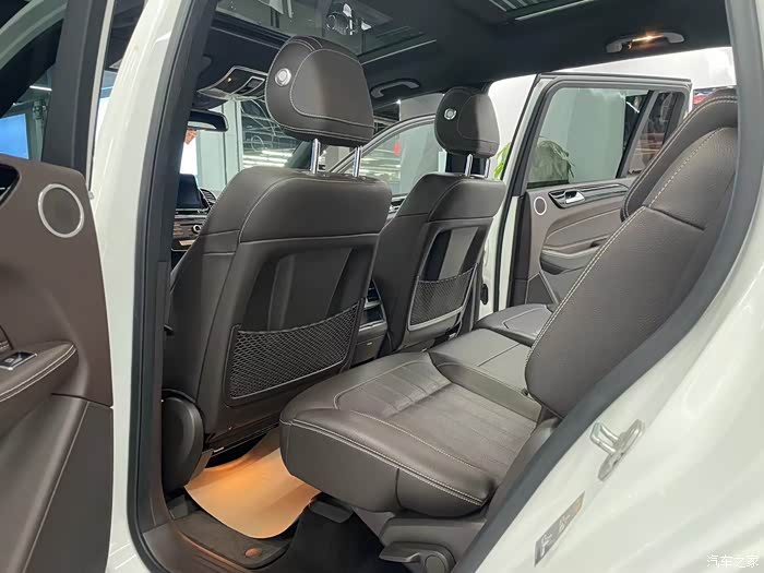 2018年奔驰gls450 美规高配amg套件