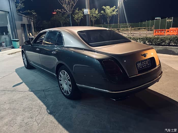 13年宾利慕尚原版车况14万公里价格不贵98万