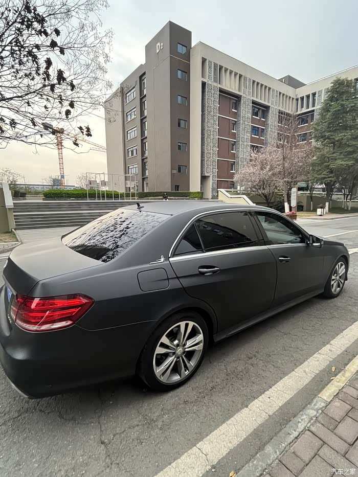 2014改款奔驰e260,11万直接出.有没有要的.14万公