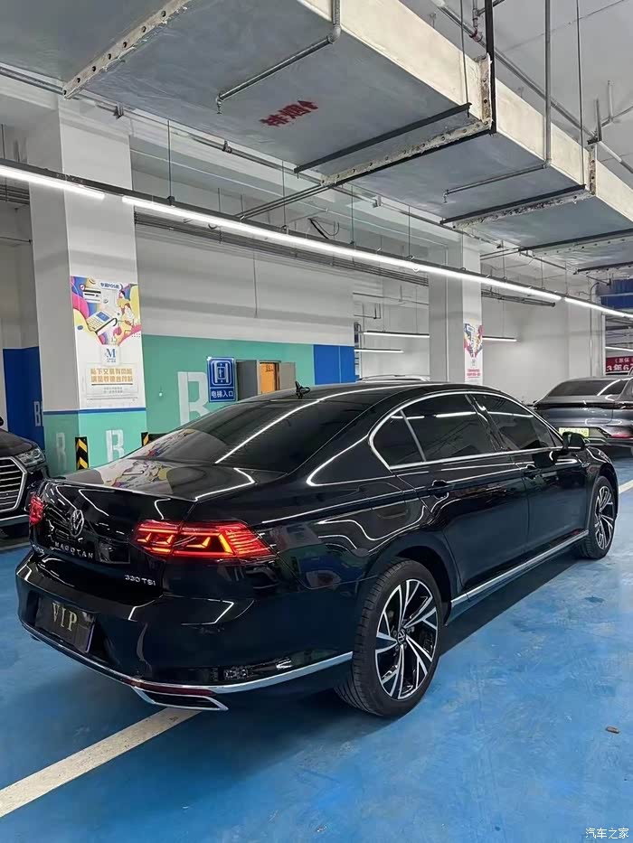 出售22年大众迈腾30周年纪念版本,保险全年,两万六千公里