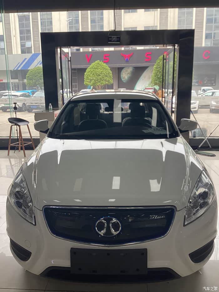 北汽eu3 库存新车 5个多 感兴趣联系我