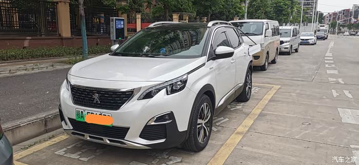 标致4008phev充满显示续航64公里,算可以了